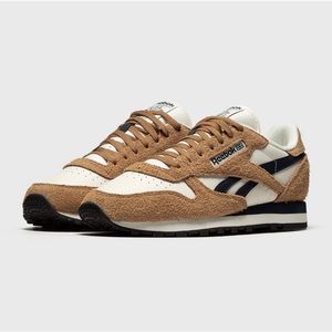 Reebok Classic Leather Men’s Athletic Sneaker Training Shoe Chalk/Wild Brown